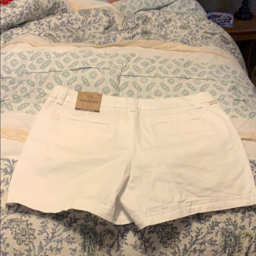 New Magellan shorts with tag